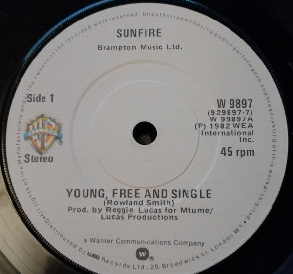 Sunfire (2) : Young, Free And Single / Shake Your Body (7", Single,  )