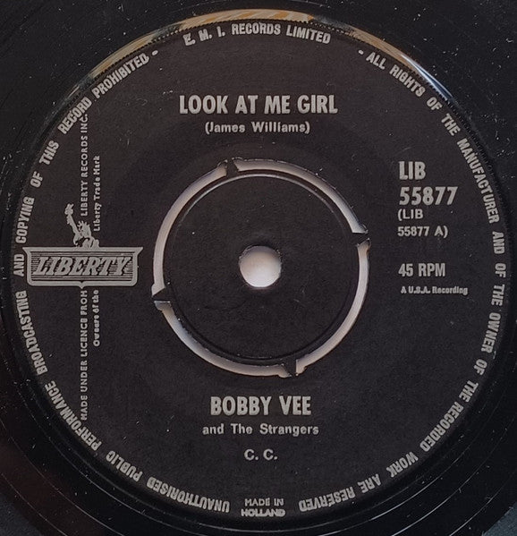 Bobby Vee And The Strangers (17) : Look At Me Girl (7", Single)