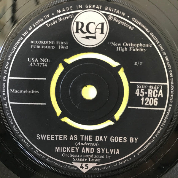Mickey & Sylvia : Mommy Out De Light/ Sweeter As The Day Goes By (7")