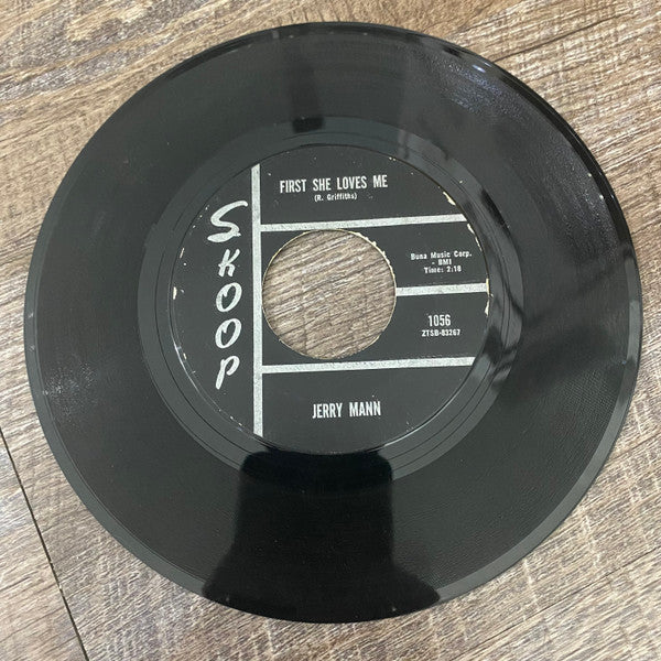 Jerry Mann (3) : Sweet, Sweet Summer / First She Loves Me (7", Single)