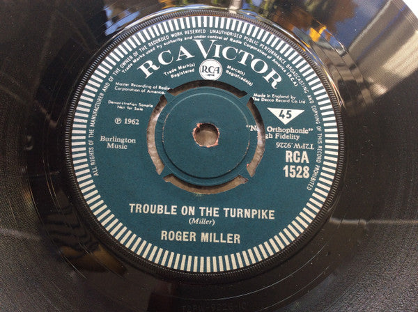Roger Miller : Hitch Hiker / Trouble On The Turnpike (7", Single, Promo)